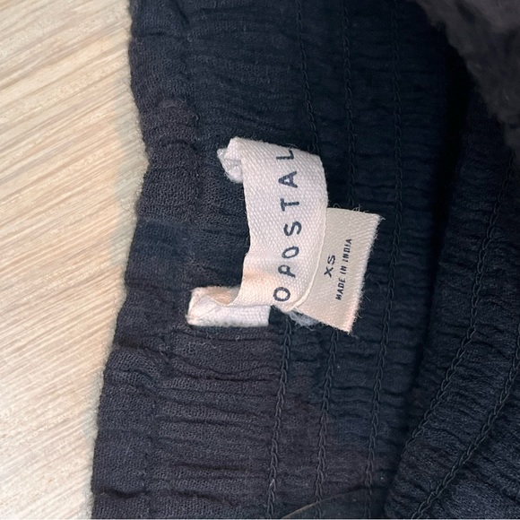 black xs aeropostale skirt with built-in shorts - Picture 2 of 2